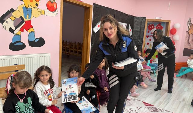 Kars’ta minik öğrencilere “Geleceğe Emniyetli Adımlar” eğitimi