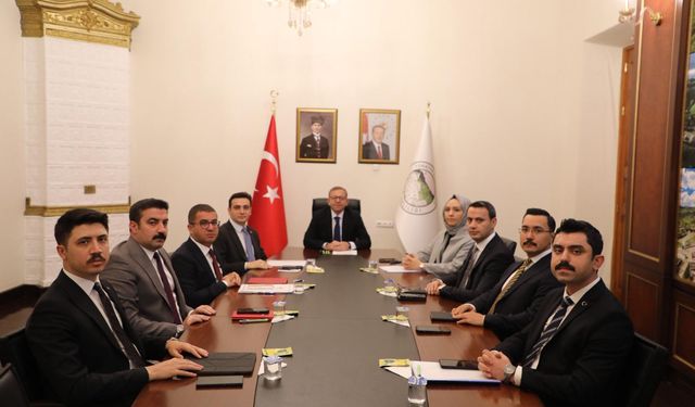 Vali Ziya Polat başkanlığında ilçelerdeki çalışmalar değerlendirildi