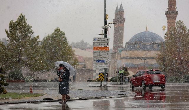 Hafta sonu yurt genelinde yağış etkisini artıracak: 27 ile “sarı” uyarı