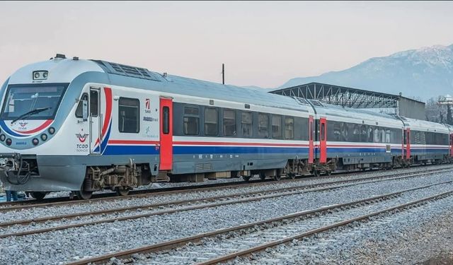 Demiryolunda yoğun sefer trafiği