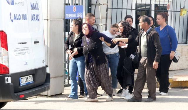 Antalya’da feci kaza: Annenin ve kızlarının feryadı yürek burktu