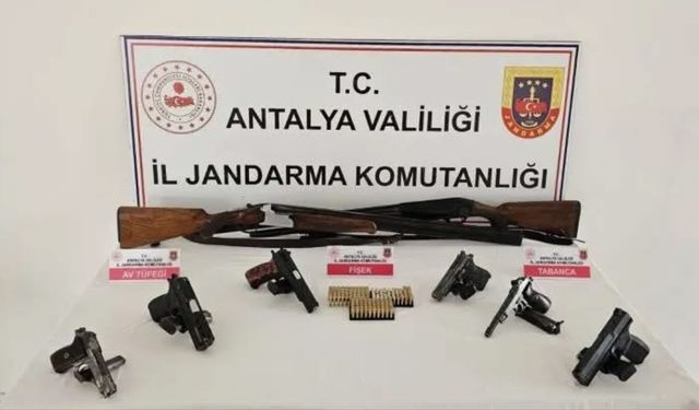 Antalya’da silah ve kaçak tütün operasyonu: Serik ve Kepez’de yakalandılar!