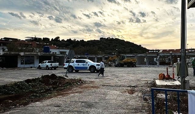 Eski Kaş otogarı yıkıldı! Yerine yeni proje geliyor