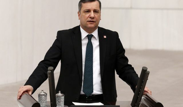 CHP'li Özgür Ceylan’dan çarpıcı iddia: 130 bin mülteci askerlik listesine alındı