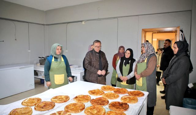Kars Valisi Ziya Polat’tan Selim Kadın Kooperatifine ziyaret