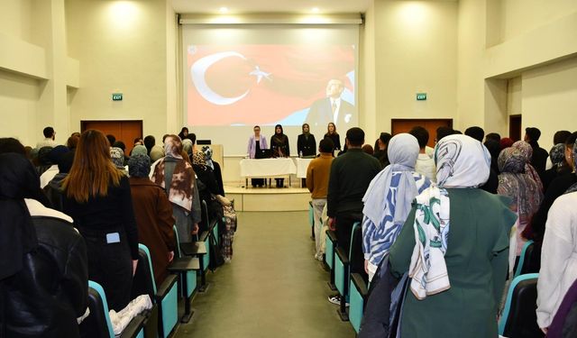 “Tarihsel ve Kültürel Yönüyle Kadına Yönelik Şiddet” paneli gerçekleştirildi