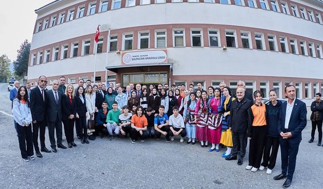 Beş bin kitaplı Şalpazarı Anadolu Lisesi kütüphanesinin açılışı yapıldı