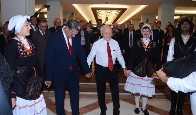 Haberal, organ naklinde dünyanın birincisi; horonda Karadeniz’in öncüsü