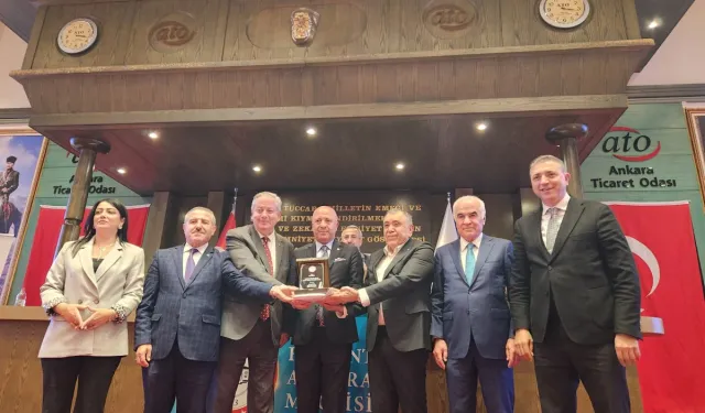 Başkent Ankara Meclisi Genel Kurulu’nda üstün hizmet ve başarı ödülleri verildi