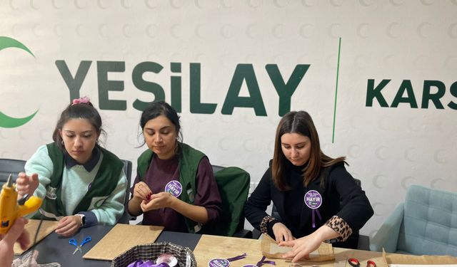 Yeşilay Kars Şubesi, “Kadına Yönelik Şiddete Hayır” mesajıyla dantel atölyesi düzenledi