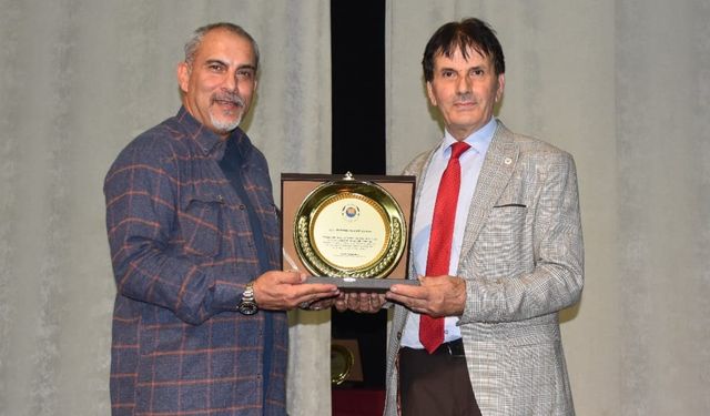 Depremin 3 Yıllık Acısını Taşıyan Şehrimden Uzakta Aldığım Ödül Unutulmaz Moral Oldu Bana