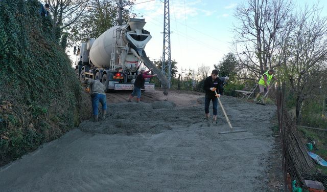 Çamaş'ta 3 kilometrelik beton yol çalışması başladı