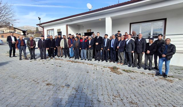 AK Parti İlçe başkanı Halil Etili, Çantırlı  halkını dinledi