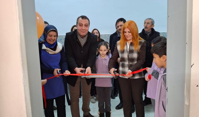 Milli Eğitim Müdürü Adem Uslu, kütüphane açılışı yaptı