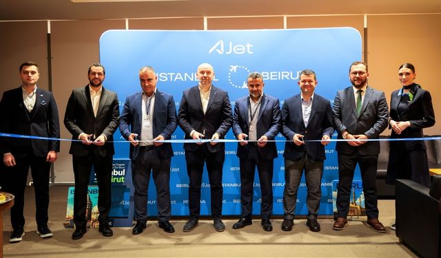 AJet, İstanbul–Beyrut hattını açtı: İlk uçuşa törenle karşılama