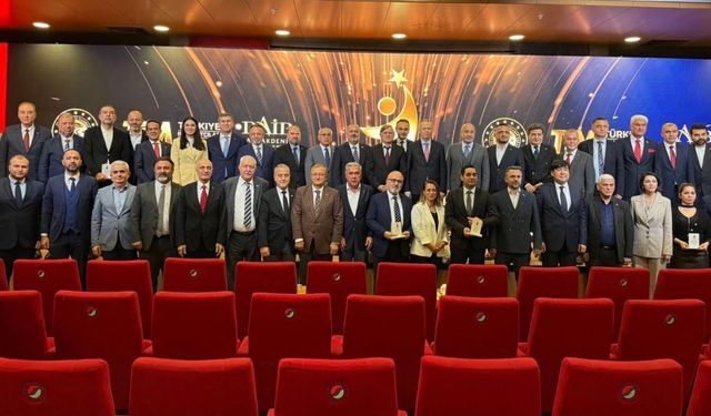 Batı Akdeniz ihracatının yıldızları ödüllerini aldı