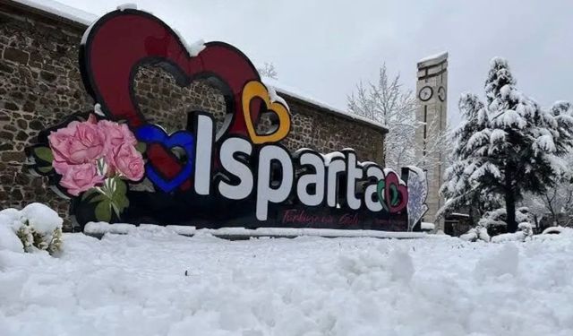 Isparta'ya kar geliyor