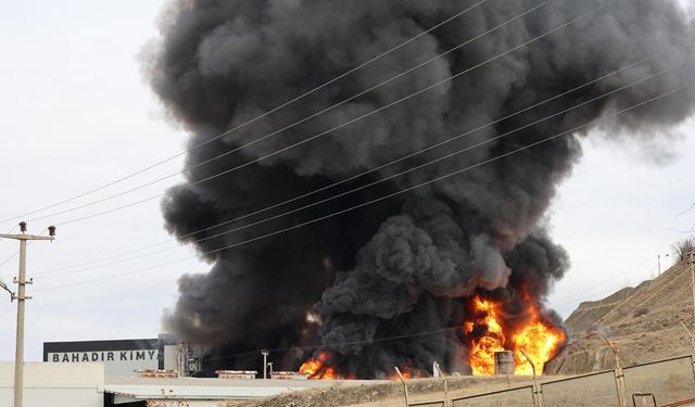 Kırıkkale OSB’de kimyasal fabrikada büyük yangın