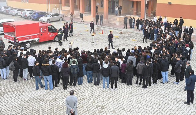 Isparta Belediyesi İtfaiye Müdürlüğü’nden öğrencilere yangın eğitimi