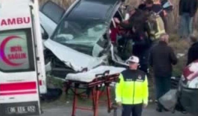 Polatlı-Konya yolunda otomobil ile kamyon çarpıştı: 1 ölü, 5 yaralı