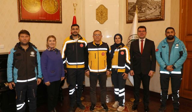 Vali Ziya Polat’tan acil sağlık personellerine anlamlı kabul: “İnsan Hayatına Dokunan Göreviniz Çok Kıymetli”