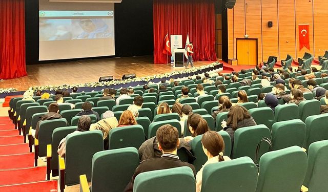 Kars Emniyeti'nden 2 bin 300 üniversite öğrencisine terörle mücadele eğitimi