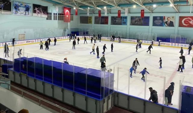 Kars Olimpik Buz Sporları Pisti’nde yoğun ilgi