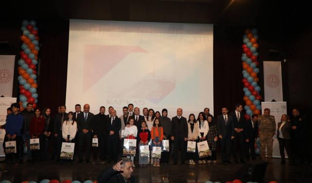 Kars’ta KAFKAS projesi kapsamında çok kitap okuyanlar ödüllendirildi
