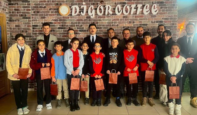 Kaymakam Kahraman’dan başarılı öğrencilere ödül