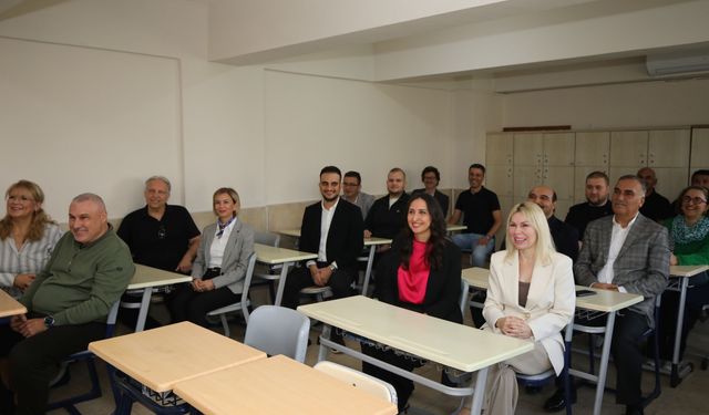 Antalya Anadolu lisesi mezunları okullarına büyük destek verdi