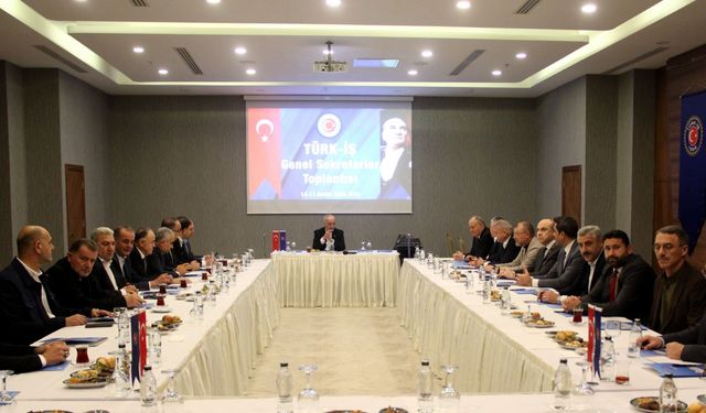 TÜRK-İŞ Yönetici Eğitim Semineri gerçekleştirildi