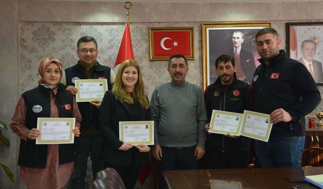 Vali Ziya Polat'tan Özel İdare personellerine başarı belgesi verildi