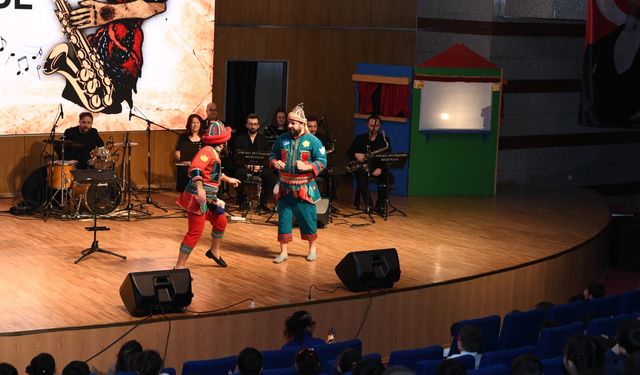 ABB, Karagöz ve Hacivat'ı çocuklarla buluşturdu