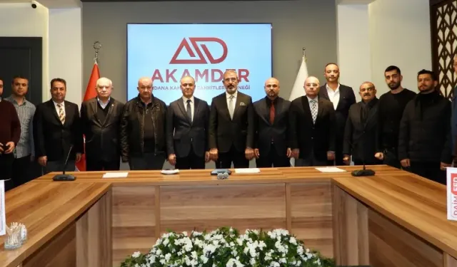 AKAMDER'de Başkan Sayım Azmaz güven tazeledi