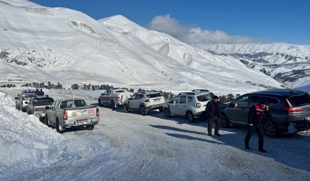 Artvin’de çığ altında kalan çoban 3 gündür aranıyor
