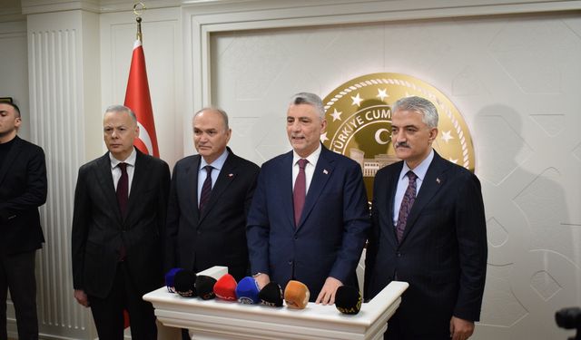 Ticaret Bakanı Bolat, Düzce’de ilk müjdeyi esnaflar için verdi