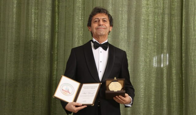 Dünyaca Ünlü Yazar Akif Manaf 2025 Yılı International Peace Prize Ödülü’nü aldı