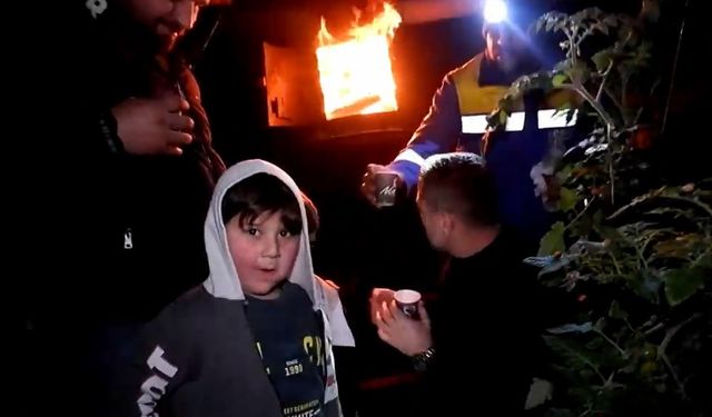 Finike ve yöresinde don nöbeti: Çiftçiler gece boyu serada bekledi