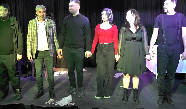 Esrarengiz Düşüş İstanbul prömiyerinde ilgi gördü