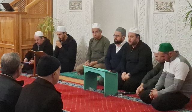 Müftülük Berat kandilinde mevlit programı düzenledi