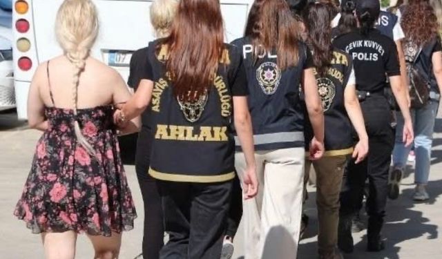 Anne-kızın yönettiği fuhuş ağına dava