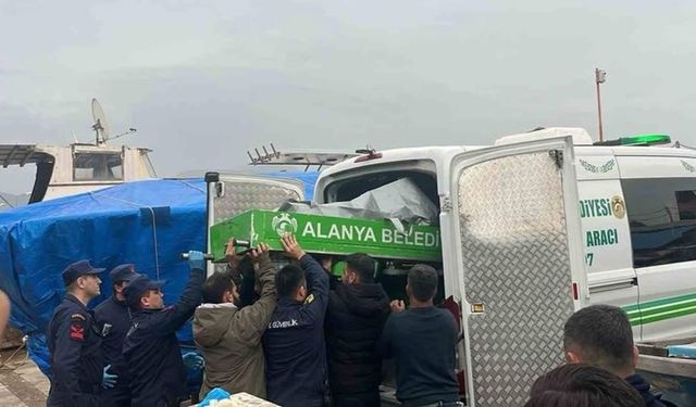 Alanya’da denizde erkek cesedi bulundu