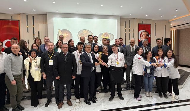 Nezihe Yalvaç Turizm MTAL Akdeniz bölge birincisi oldu