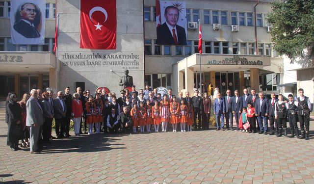 Trabzon Vakfıkebir'de Cumhuriyet coşkuyla kutlandı