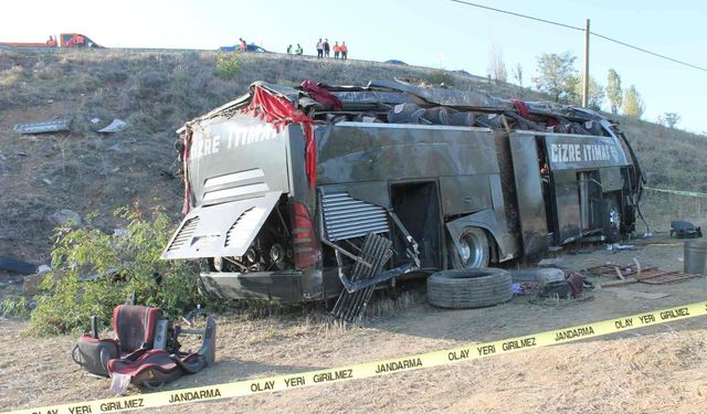 Afyonkarahisar’da yolcu otobüsü şarampole uçtu