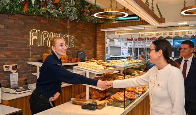 Yalova Valisi Dr. Hülya Kaya Dünya Gıda Günü'nde İstanbul Caddesi esnafını ziyaret etti