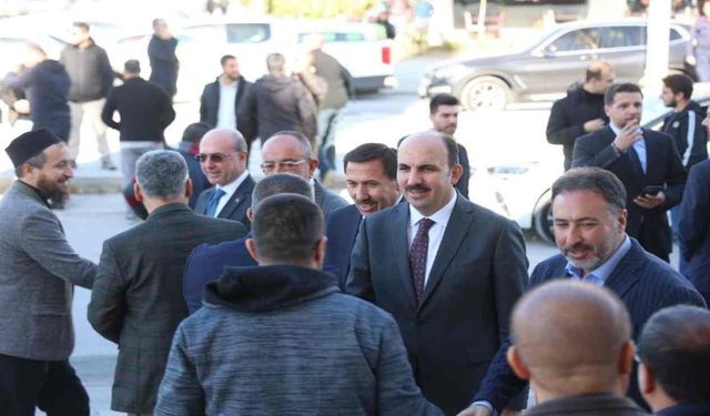 Konya'da belediye başkanları Beyşehirliler Yapıcı Camii’nde