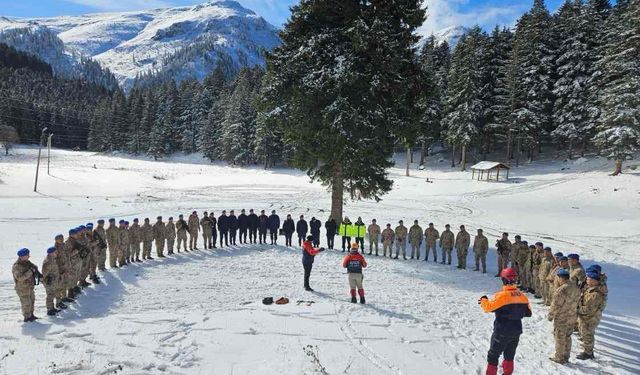 Artvin'de jandarma personeline arama kurtarma eğitimi verildi