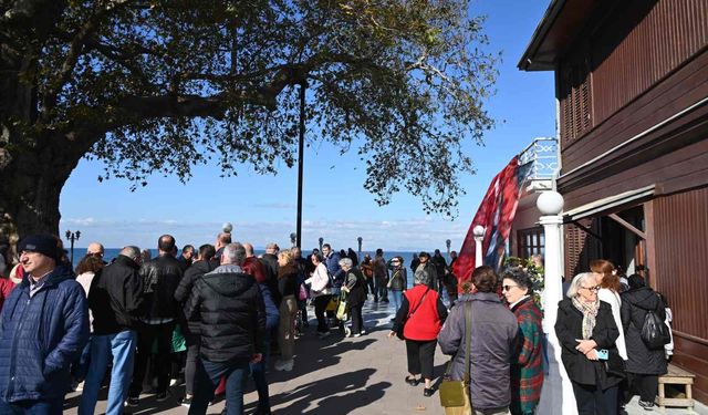 10 Kasım’da Yürüyen Köşk’e yoğun ilgi