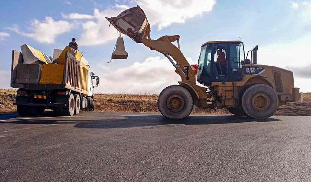 Van Büyükşehir güvenli yollar için iş başında